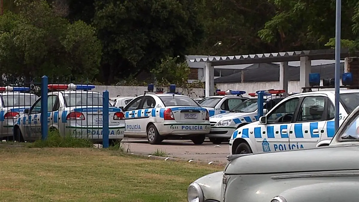 Operativo por picadas en Parque Rivera terminó en disturbios; un hombre de 25 años y un niño de 9, lesionados