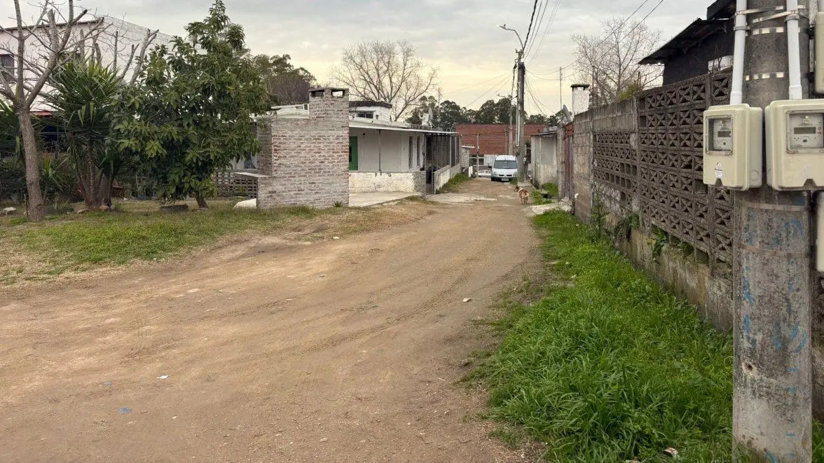 Una mujer fue asesinada durante un ataque a tiros cuando caminaba con su hija en Villa García