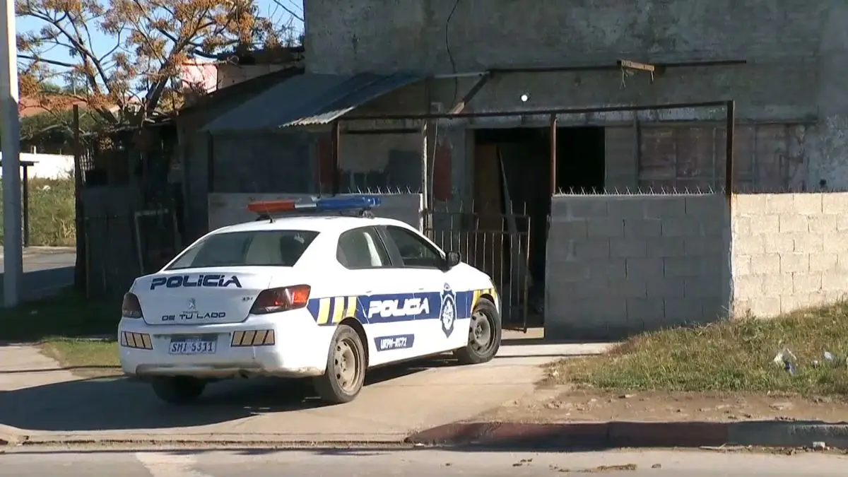 Investigan la muerte de un hombre en su casa de Casavalle, cuyo cuerpo está desmembrado