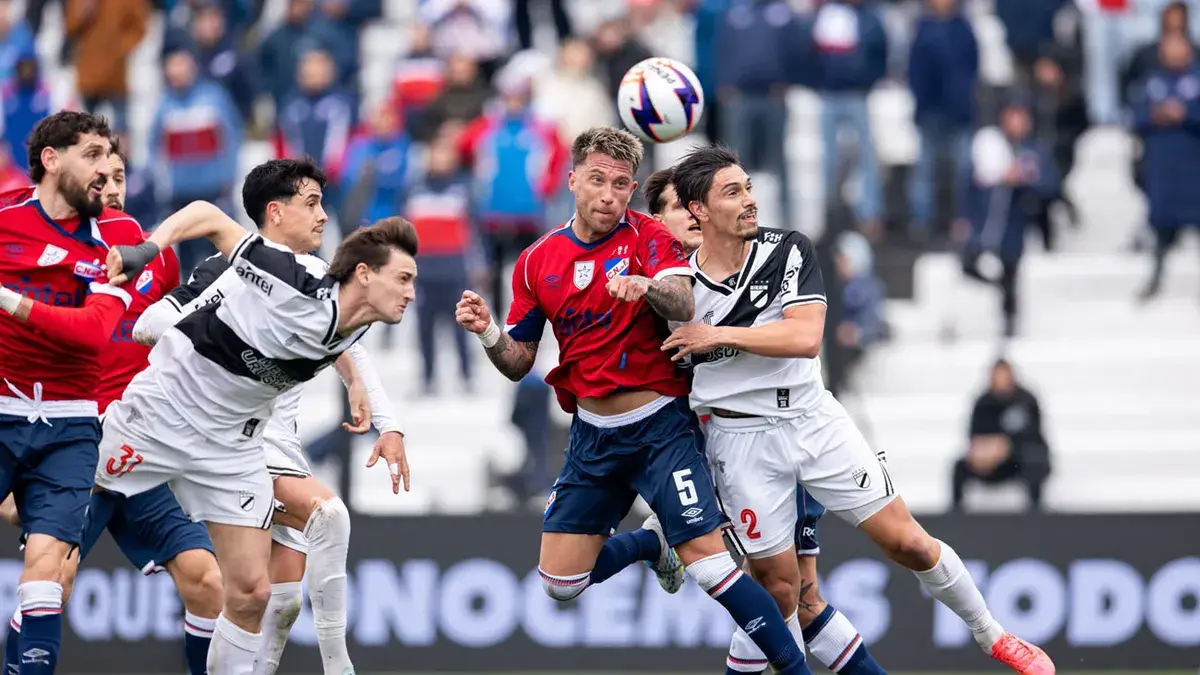 Nacional no pudo con Danubio en Jardines y empató sin goles por la fecha 5 del Intermedio