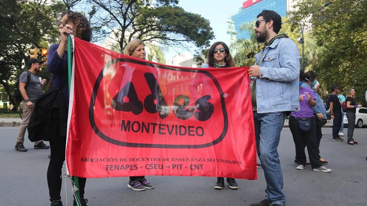 Sindicato de profesores de Secundaria de Montevideo anuncia paros zonales y un paro general de 24 horas