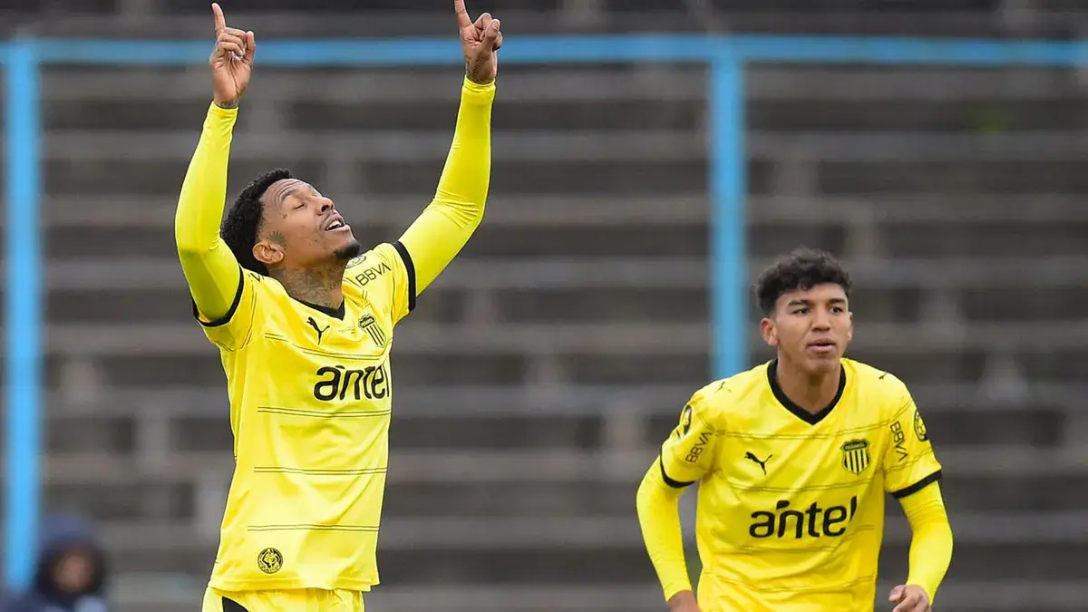 Con gol de Abel Hernández, Peñarol derrota a Cerro en el Tróccoli por la cuarta fecha del Torneo Intermedio