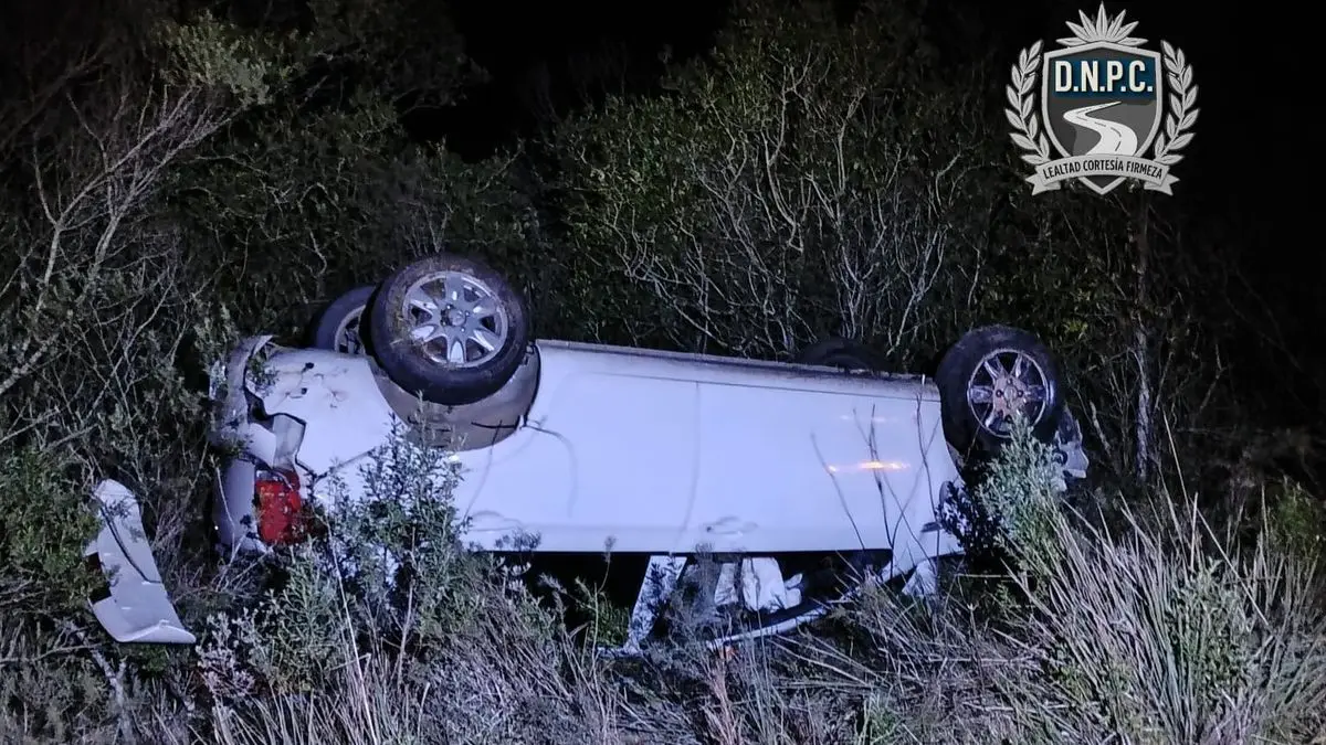 Una persona muerta y siete heridos tras choque entre tres vehículos en ruta de Maldonado