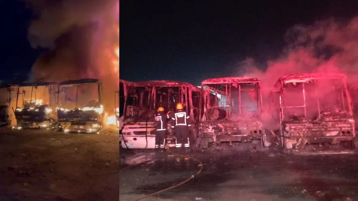 Incendio en depósito de ómnibus en Pando: cuatro vehículos afectados, el fuego extinguido y sin lesionados