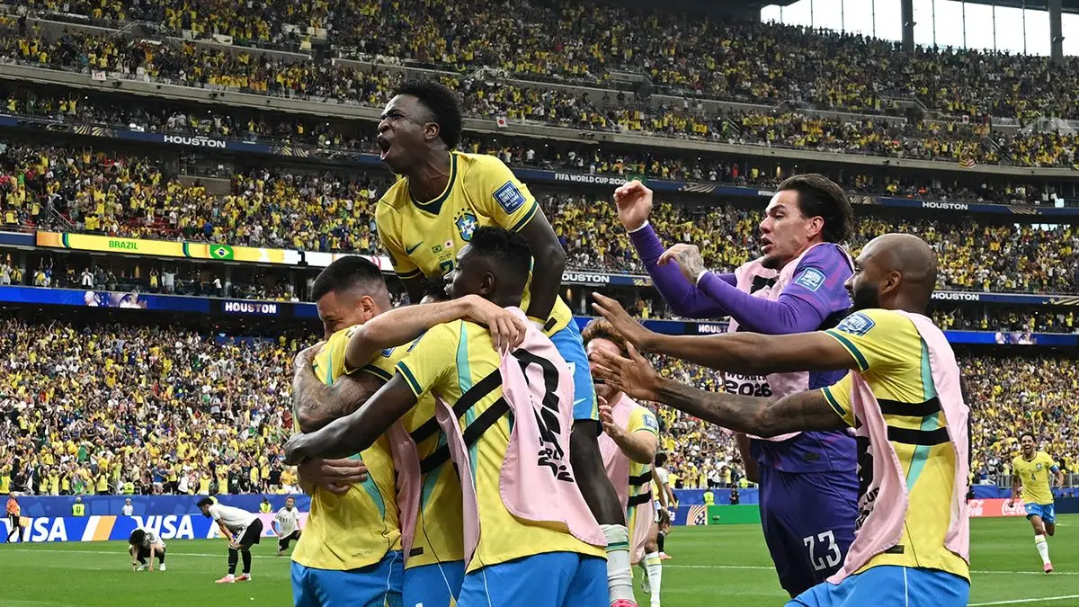 Brasil logra agónica clasificación a octavos del Mundial tras vencer 2-1 a Japón