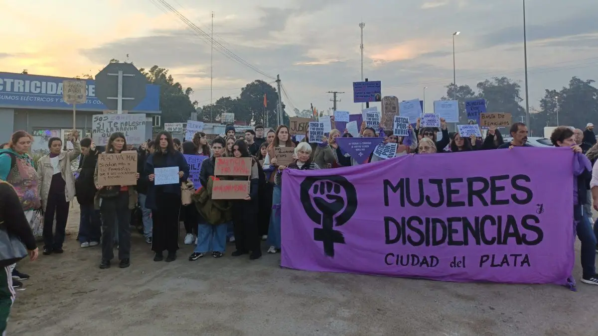 “Toda Ciudad del Plata está muy conmovida”: hubo movilización tras femicidio de Avril, en reclamo de justicia