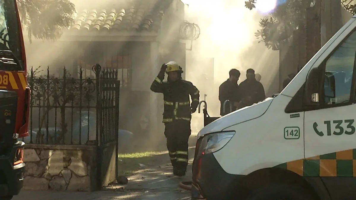 Incendio en hogar del Mides: tres personas permanecen en CTI, informa director de Salud