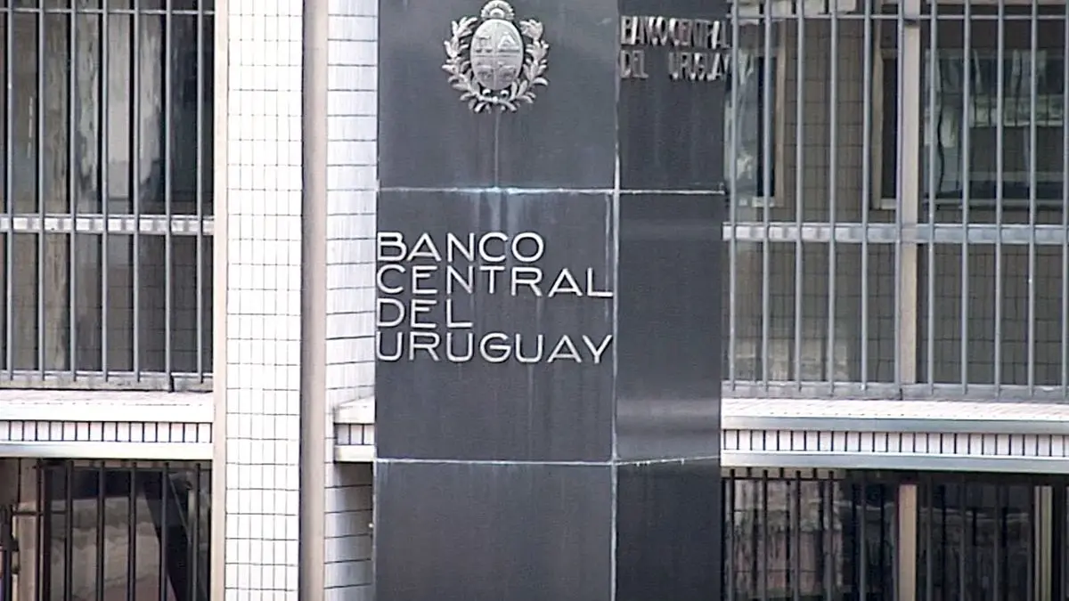 BCU propone que menores de edad no generen historial crediticio por préstamos que adultos pidan en sus nombres