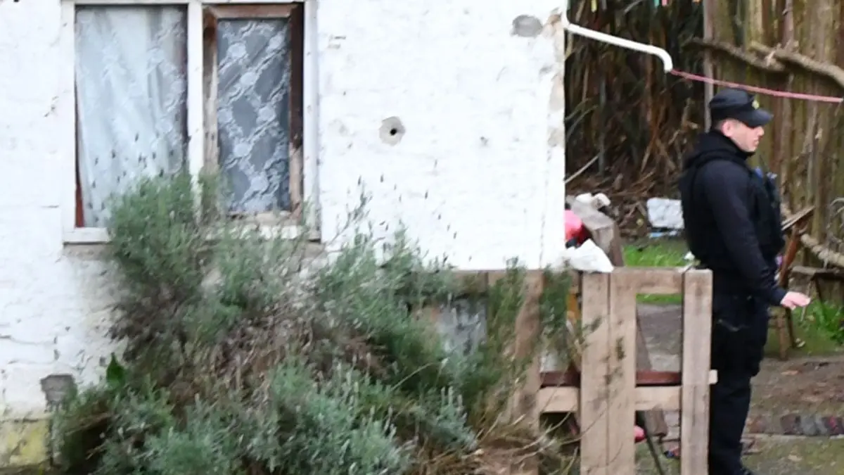 Rocha: llegaron en moto, ingresaron a una casa y le dispararon a una mujer de 51 años; hay un hombre detenido