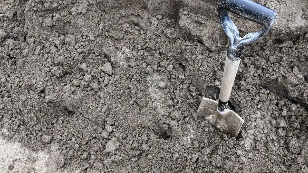 Accidente laboral grave en una obra: un trabajador cayó del octavo al tercer piso