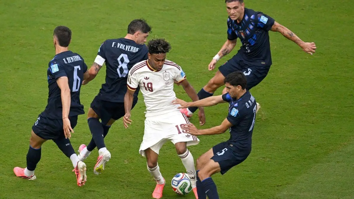 España volvió a entrenar sin sus tres jugadores lesionados, dos de ellos tras el partido con Uruguay