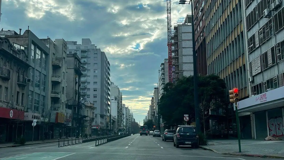 Domingo frío, con lluvias y lloviznas aisladas durante gran parte del día: mirá el pronóstico