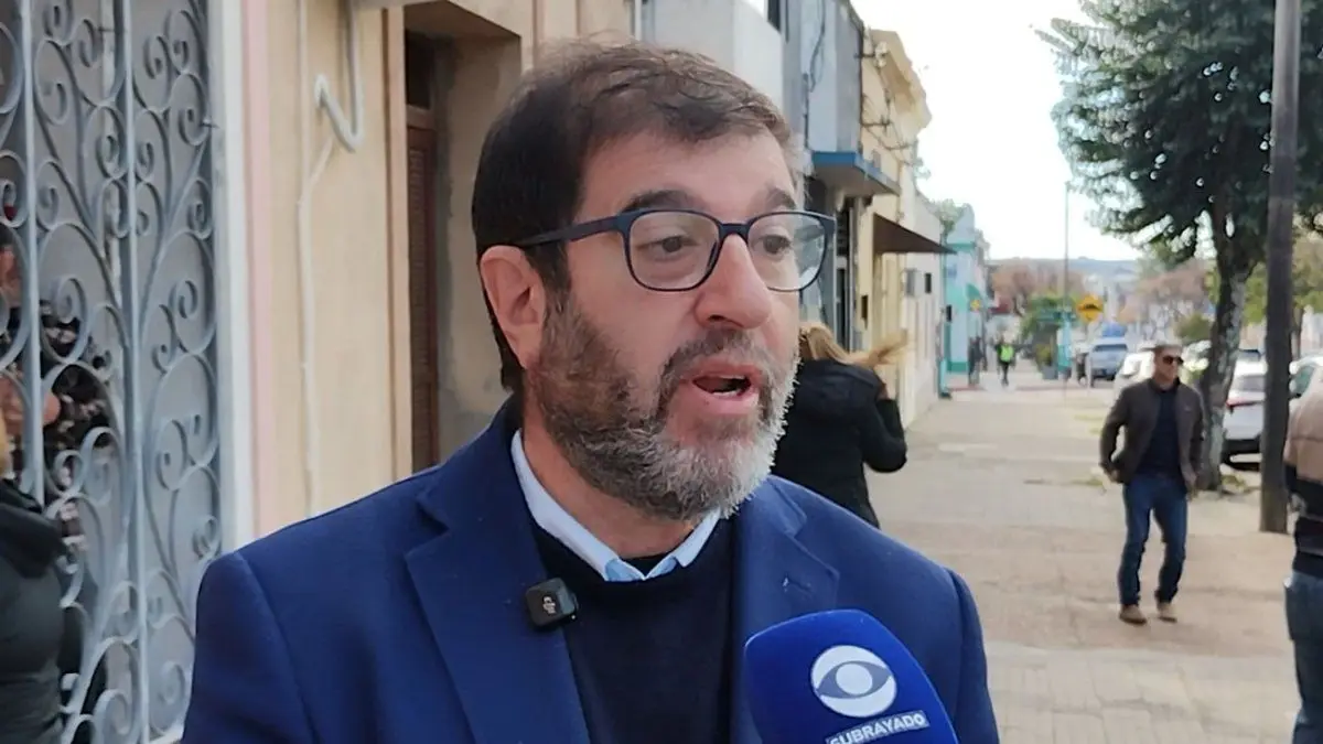 Fernando Pereira dijo que el Frente Amplio debate “no solo el 1% a los más ricos, sino también el IVA personalizado”