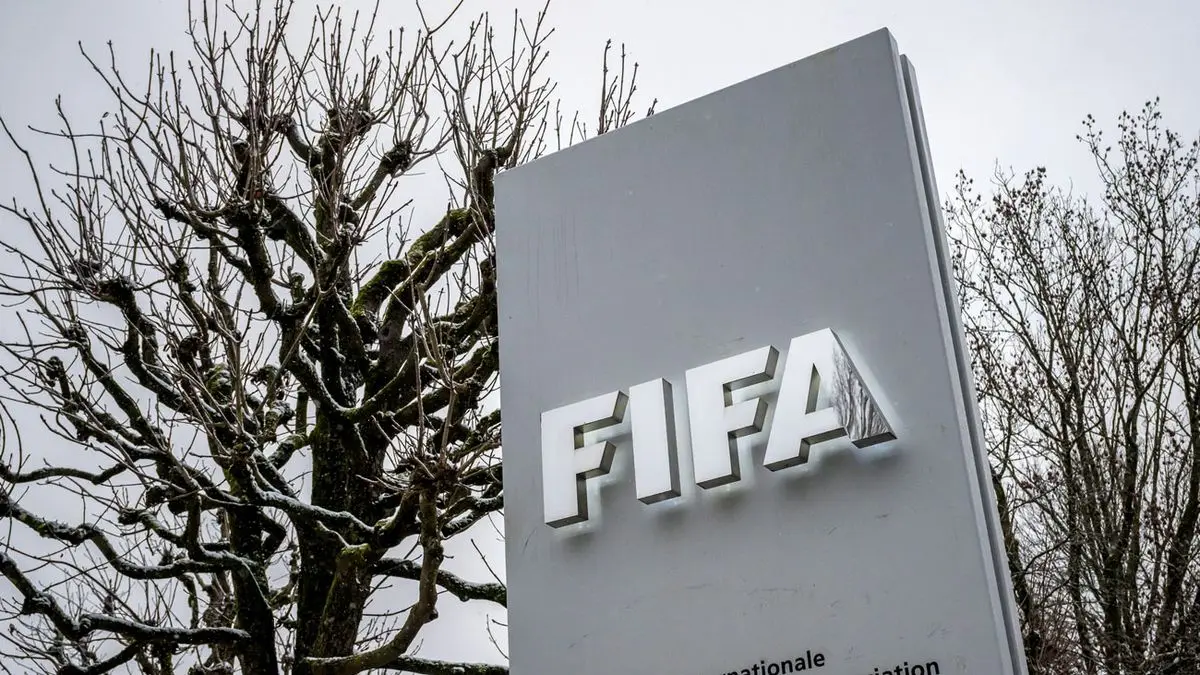 FIFA y Brasil defienden “integridad” de árbitro cuestionado por Trump en caso Balogun