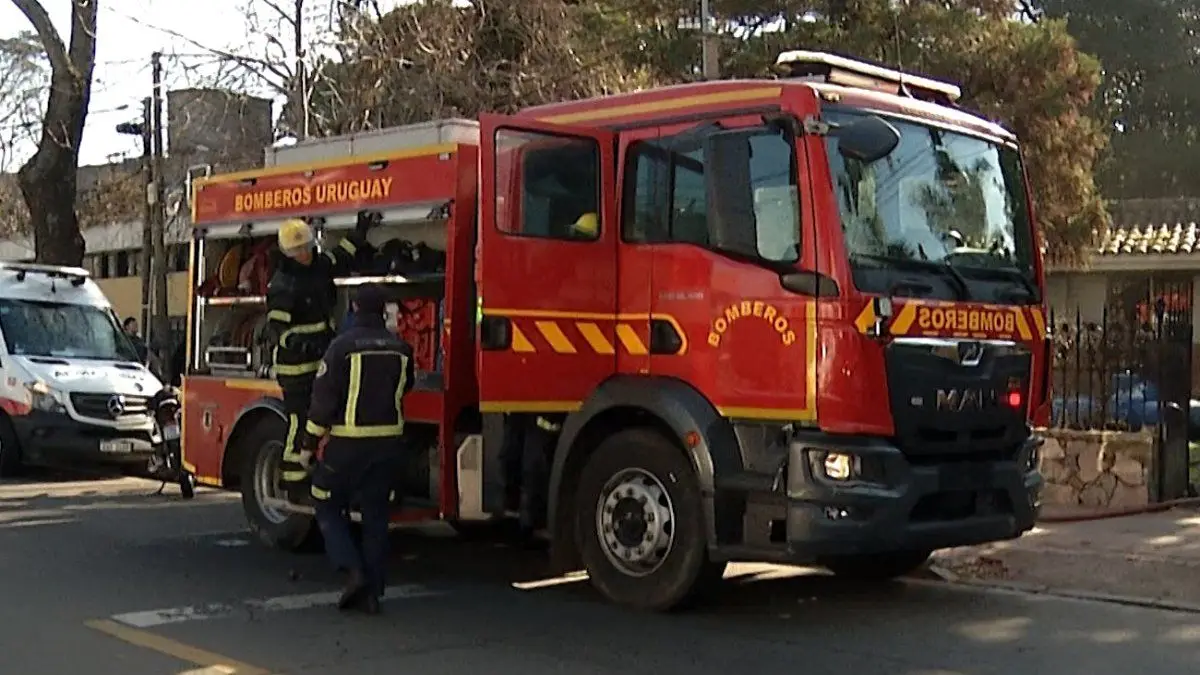 Están en CTI cinco usuarios rescatados del incendio en centro del Mides, informó el director departamental de Salud