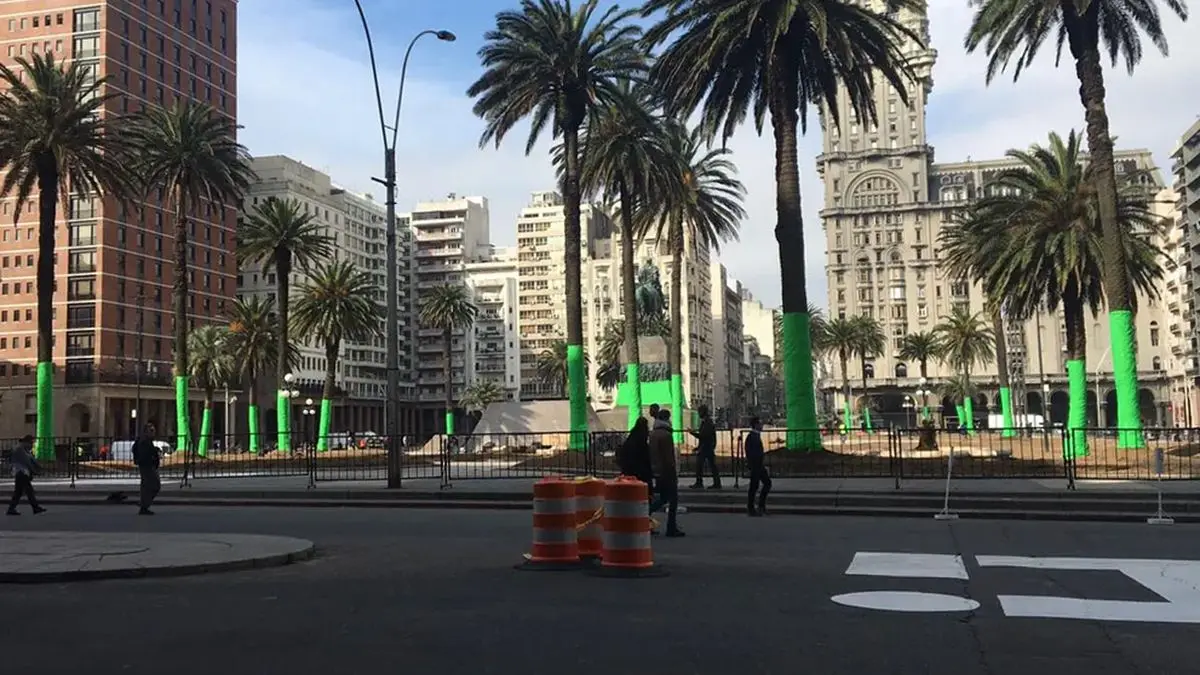 Prisión para director estadounidense por estafa: la serie que filmó en plaza Independencia en Montevideo nunca salió