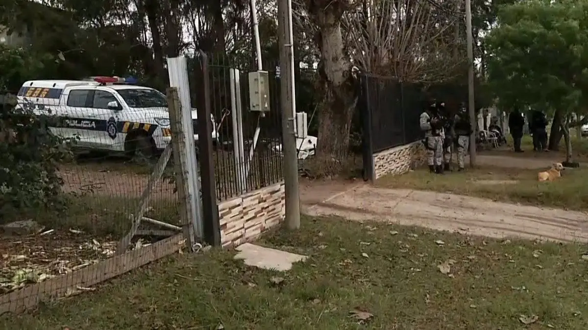 Quedó filmado en cámaras corporales el allanamiento que terminó con un adolescente abatido, dice Ministerio del Interior
