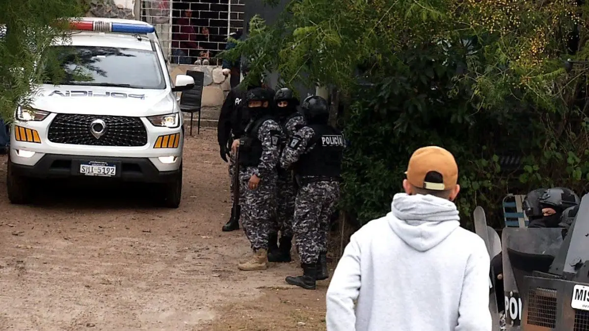 Adolescente abatido: por protocolo, Fiscalía pidió declaración y desarme de los policías que allanaron