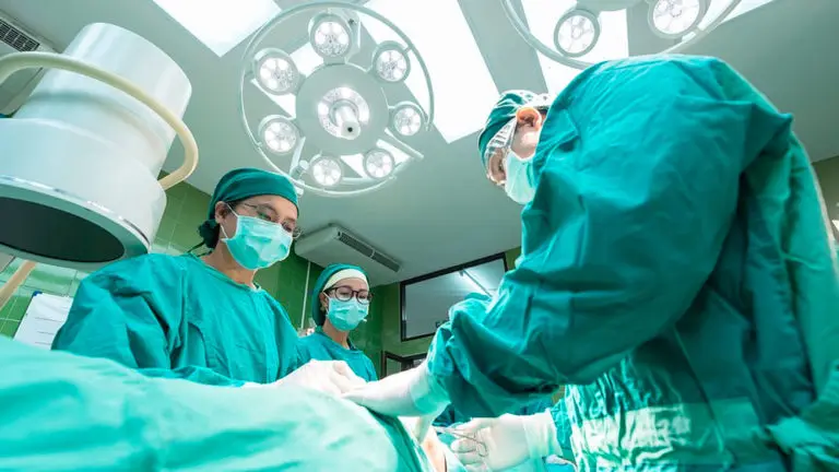 'Todas las garantías': Bordaberry presentó proyecto de ley para que operaciones quirúrgicas se filmen y se guarden en las historias clínicas