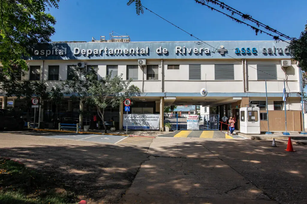 Policía de Rivera investiga la muerte de una niña de siete años que llegó fallecida a la emergencia del hospital local