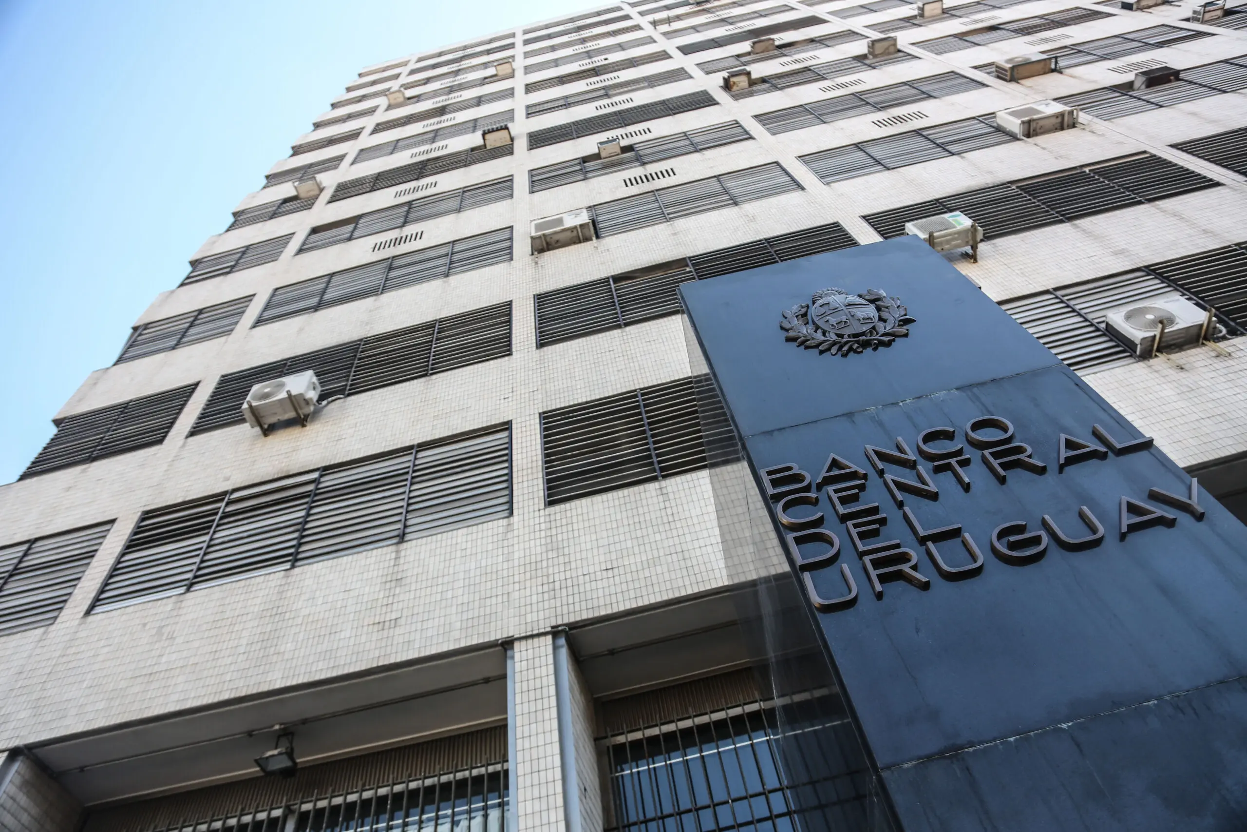Banco Central proyectó un crecimiento de la economía uruguaya menor al que estimó el MEF