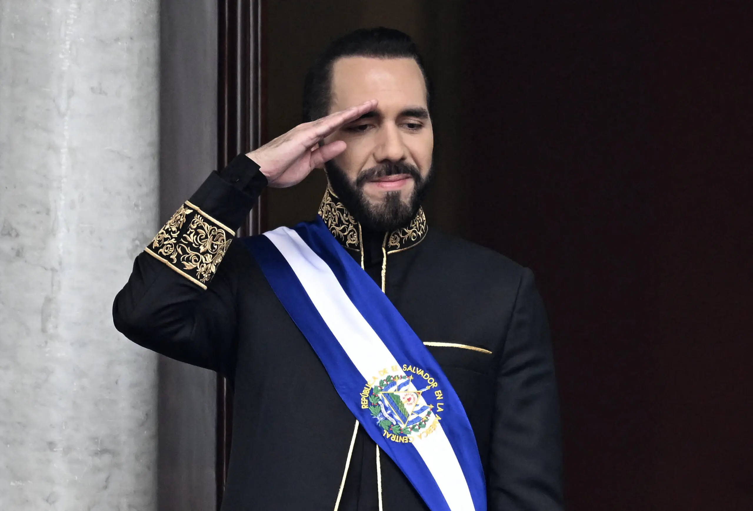 Nayib Bukele buscará un tercer mandato de seis años como presidente de El Salvador en las elecciones de febrero de 2027