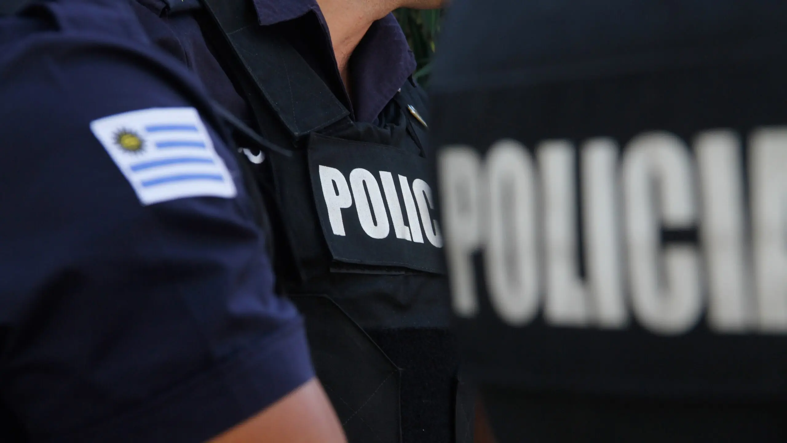 Investigan femicidio en Durazno: una mujer de 42 años fue asesinada frente a cuatro menores de edad; la Policía busca a su pareja