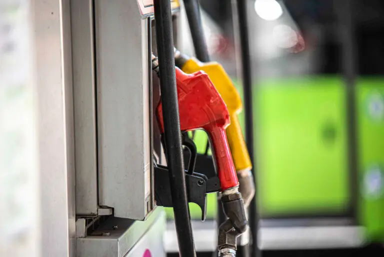 Combustibles: suben la nafta y el gasoil desde junio, pero el supergás se mantiene