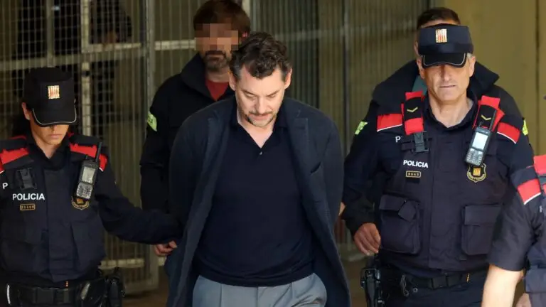 Hijo del fundador de la marca de moda Mango, investigado por matar a su padre, pagó la fianza de un millón de euros para evitar prisión preventiva