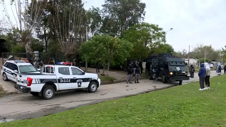 Un adolescente de 16 años fue abatido por la Policía durante un allanamiento en el barrio Borro