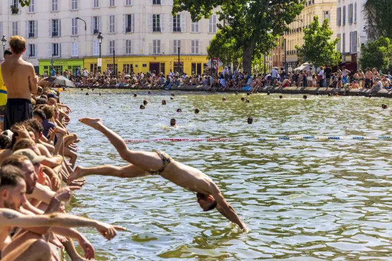 Francia sufre su jornada más calurosa desde 1947 con picos de más de 40°C; ola de calor ya provocó al menos 40 muertos por ahogamiento