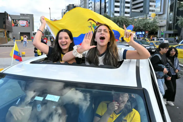 El presidente de Ecuador decretó día feriado tras histórica victoria de la selección contra Alemania con la que pasó a dieciseisavos del Mundial
