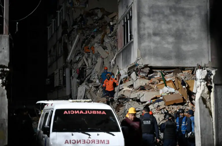 Subió a 589 la cifra de personas fallecidas tras los dos potentes terremotos en Venezuela; continúan las tareas de búsqueda y rescate
