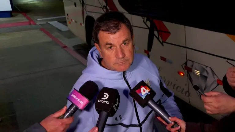 Giordano, director de selecciones de AUF, negó discusiones jugadores-Bielsa y defendió al entrenador: 'Deja mucho en el fútbol uruguayo'