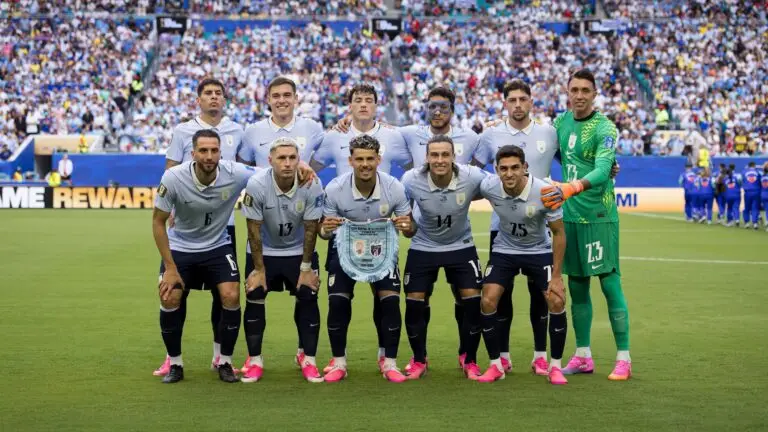 Uruguay se enfrenta a España a las 21 horas: se perfila el misma equipo que empató con Cabo Verde y la inclusión de Ronald Araujo en el banco