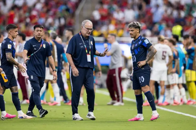 Las primeras palabras de Bielsa tras la derrota: 'No logré que el nivel de las individualidades permitiera conformar un equipo poderoso'
