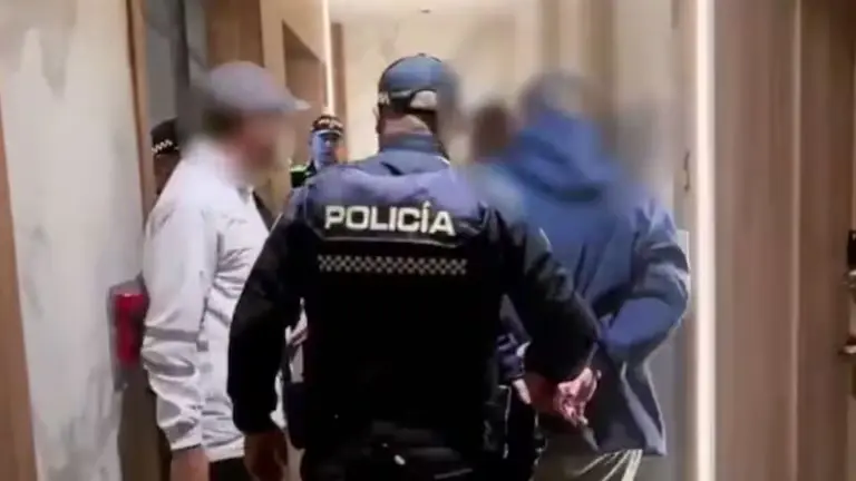 'Está abusando del niño': detuvieron en Colombia a hombre estadounidense por presunto abuso sexual infantil