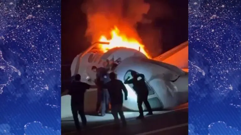 Un jet privado se estrelló en una autopista de Texas: una persona murió y cinco fueron rescatadas
