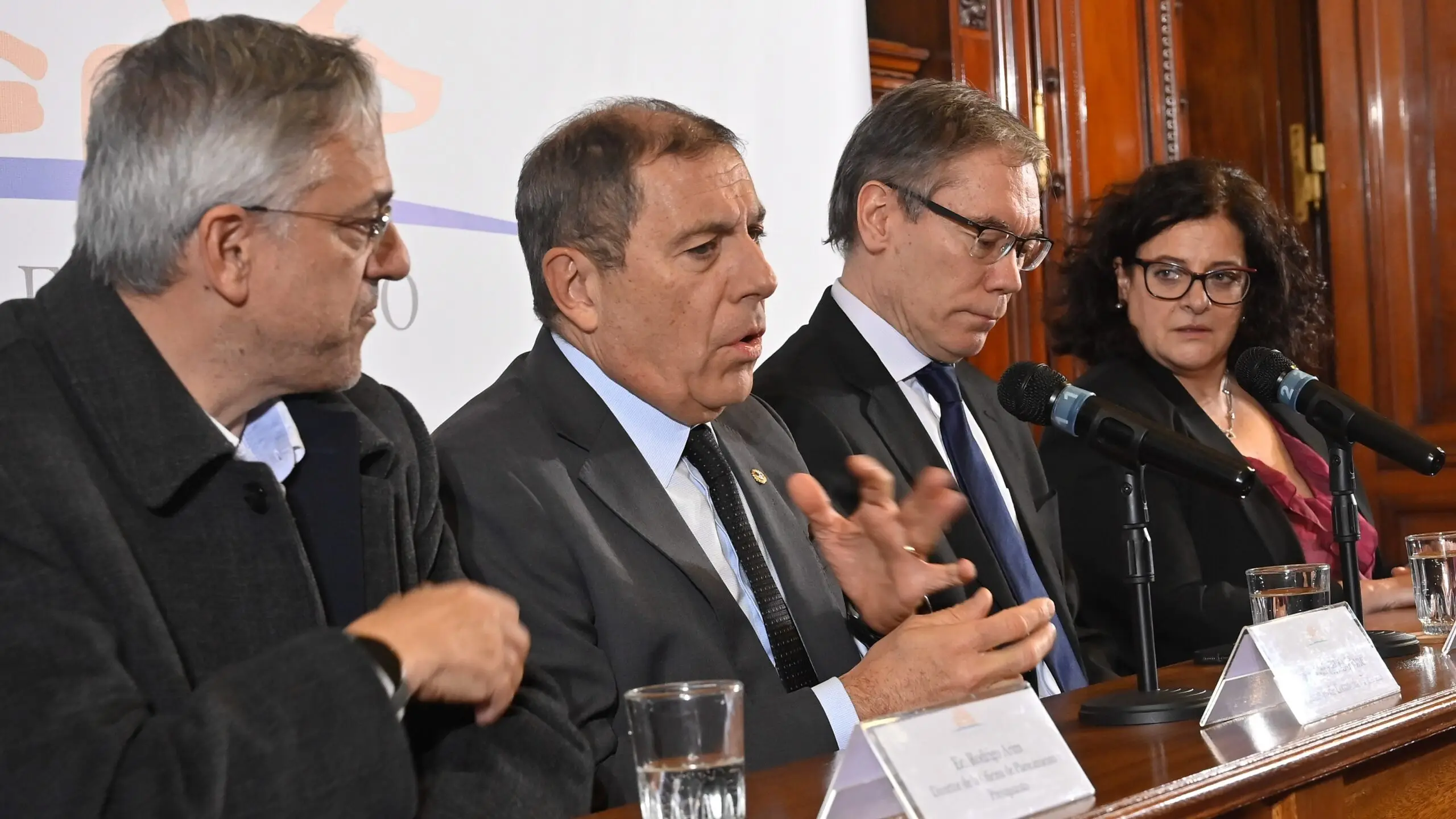 MEF evalúa un proyecto de ley para asegurar las transferencias a la infancia en caso que no se apruebe la Rendición de Cuentas