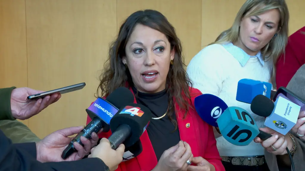 Cardona evitó adelantar qué pasará con los combustibles en agosto y defendió la gestión del gobierno