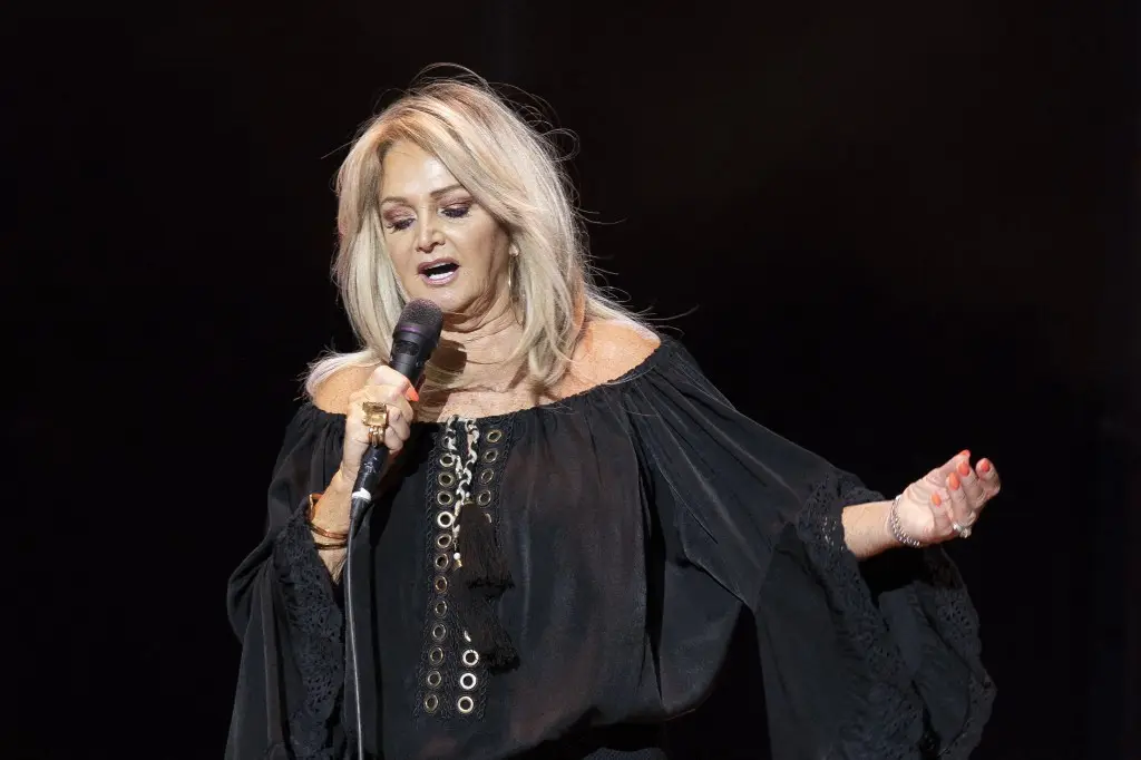 Murió a los 75 años la cantante británica Bonnie Tyler, reconocida por éxitos como "Total Eclipse of the Heart"