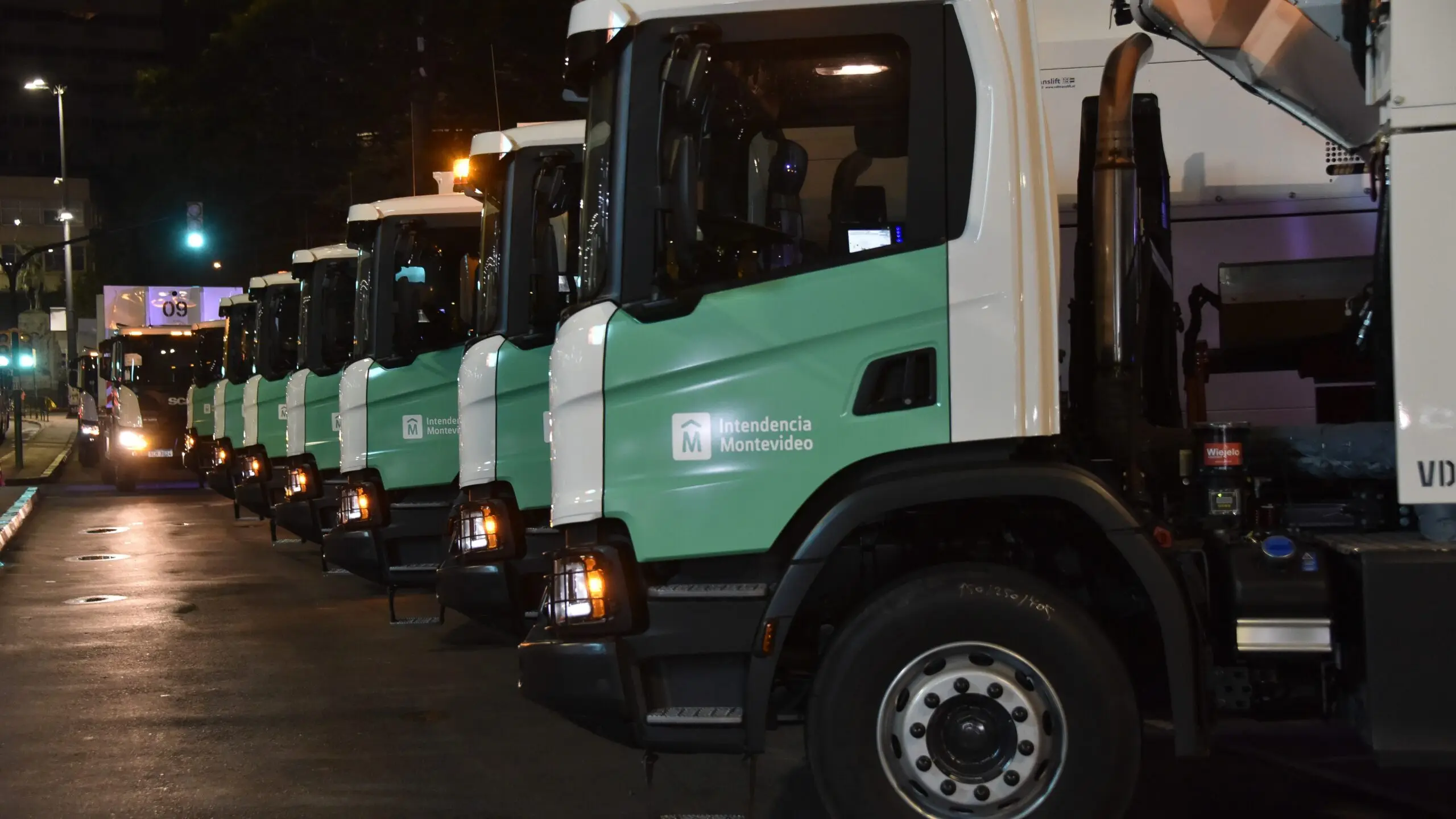 Intendencia de Montevideo presentó el sistema Alerta Camión: a través de WhatsApp se informará la cercanía de los vehículos recolectores de basura