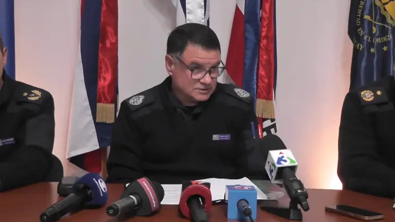 Jefe de Policía de Colonia calificó como 'muy exitoso' operativo para recapturar a preso fugado y confirmó que investigan su vínculo con un crimen