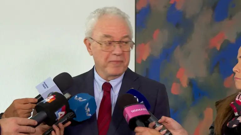 'No hay ningún viaje': Lubetkin negó que tenga previsto ir a Roma y dijo que aclarará 'inexactitudes' en el Parlamento
