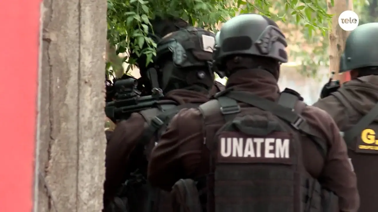 Policía halló un arma y ropa que serían de los autores de la rapiña al residencial donde balearon a dos agentes