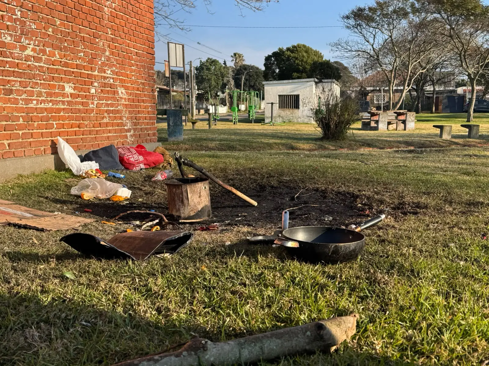 Ataque a balazos en una plaza de Colón terminó con un hombre asesinado y otro en estado grave